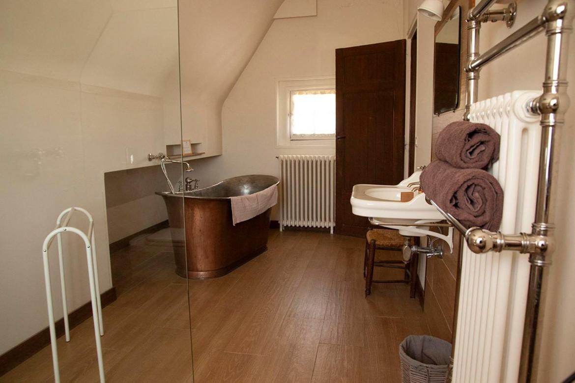 Chambres D'Hotes Manoir De Beaumarchais Les Chapelles-Bourbon Esterno foto